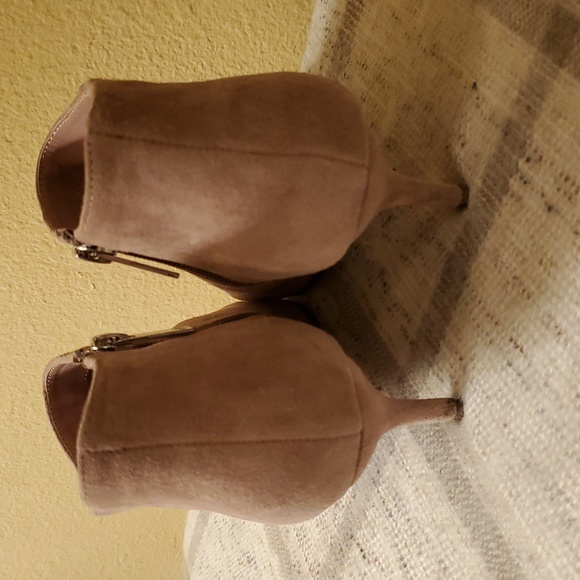 Nannette Pale Pink Ankle Boots with Rhinestone Details Sz 8 - Picture 6 of 8